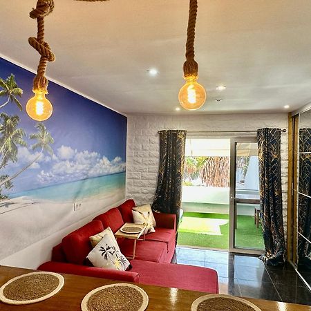 Tenerife Holidays Адехе Екстериор снимка