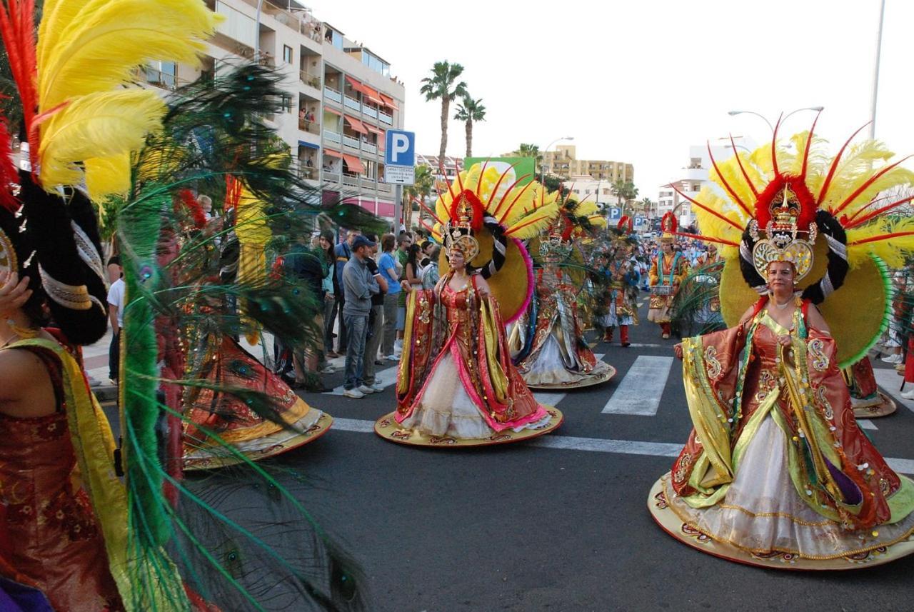 Tenerife Holidays Адехе Екстериор снимка