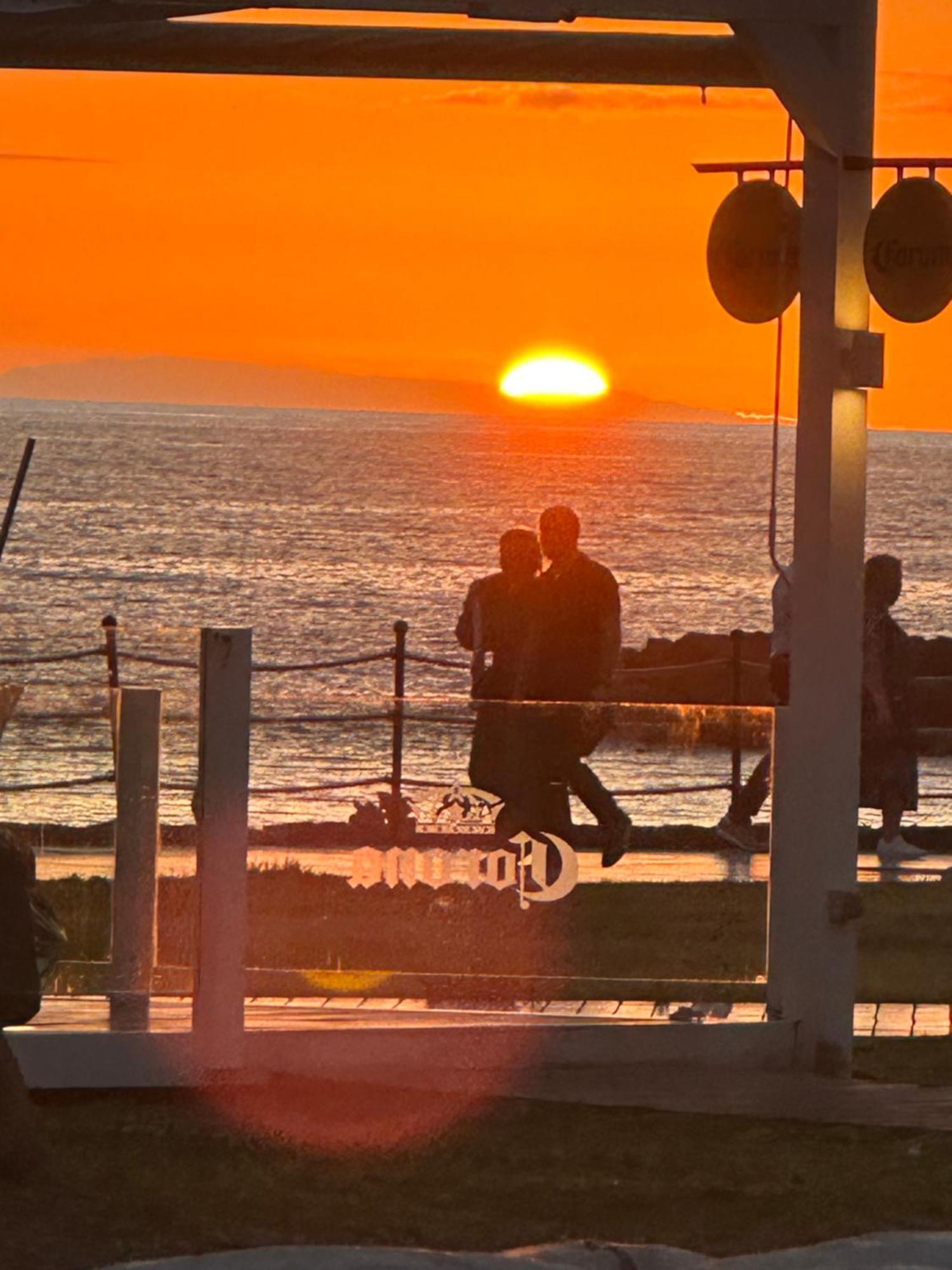 Tenerife Holidays Адехе Екстериор снимка