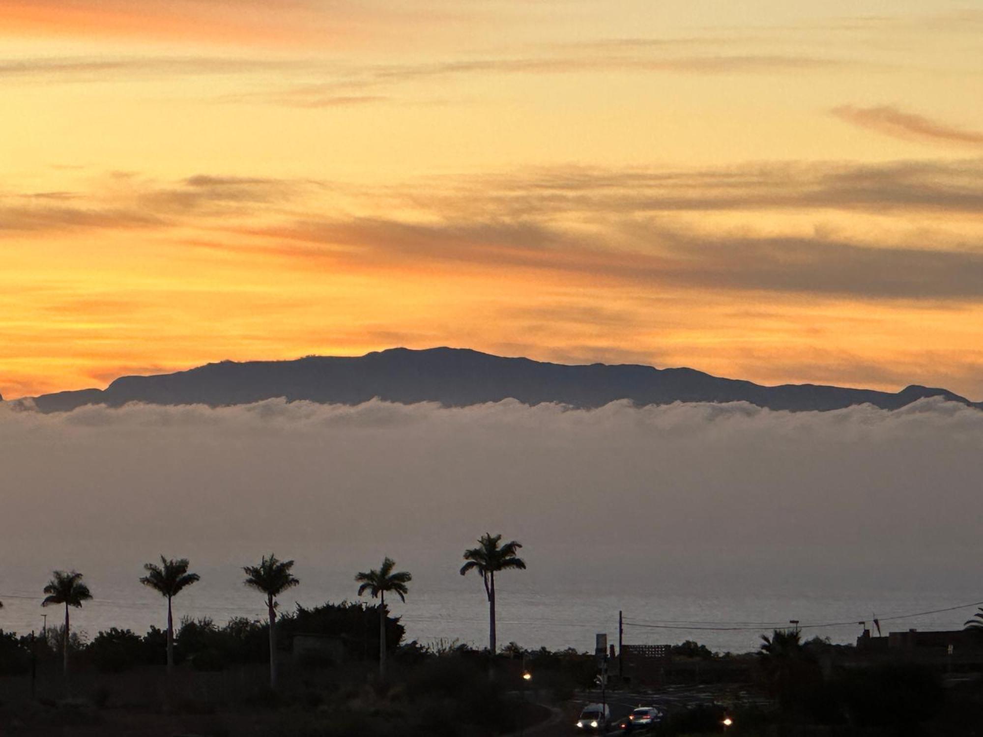 Tenerife Holidays Адехе Екстериор снимка